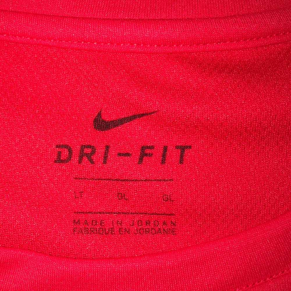 NWT!! Nike Dri-Fit T-shirt - Picture 2 of 3